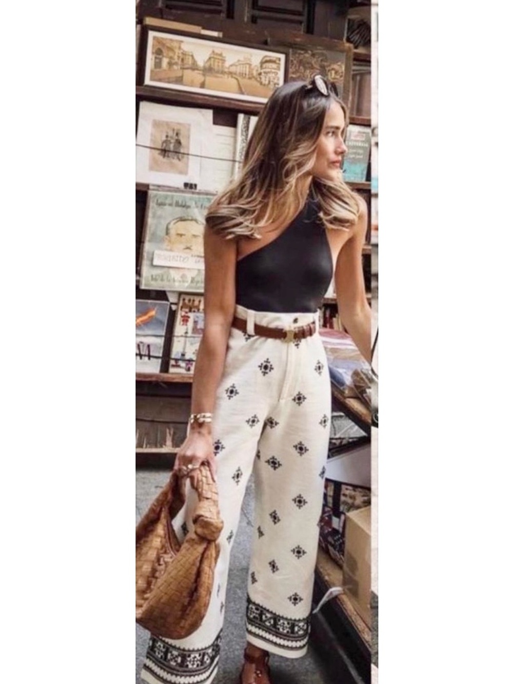 Zara  Off-White High-Rise Black Embroidered Hem Wide-Leg Pockets Stylish Pants X